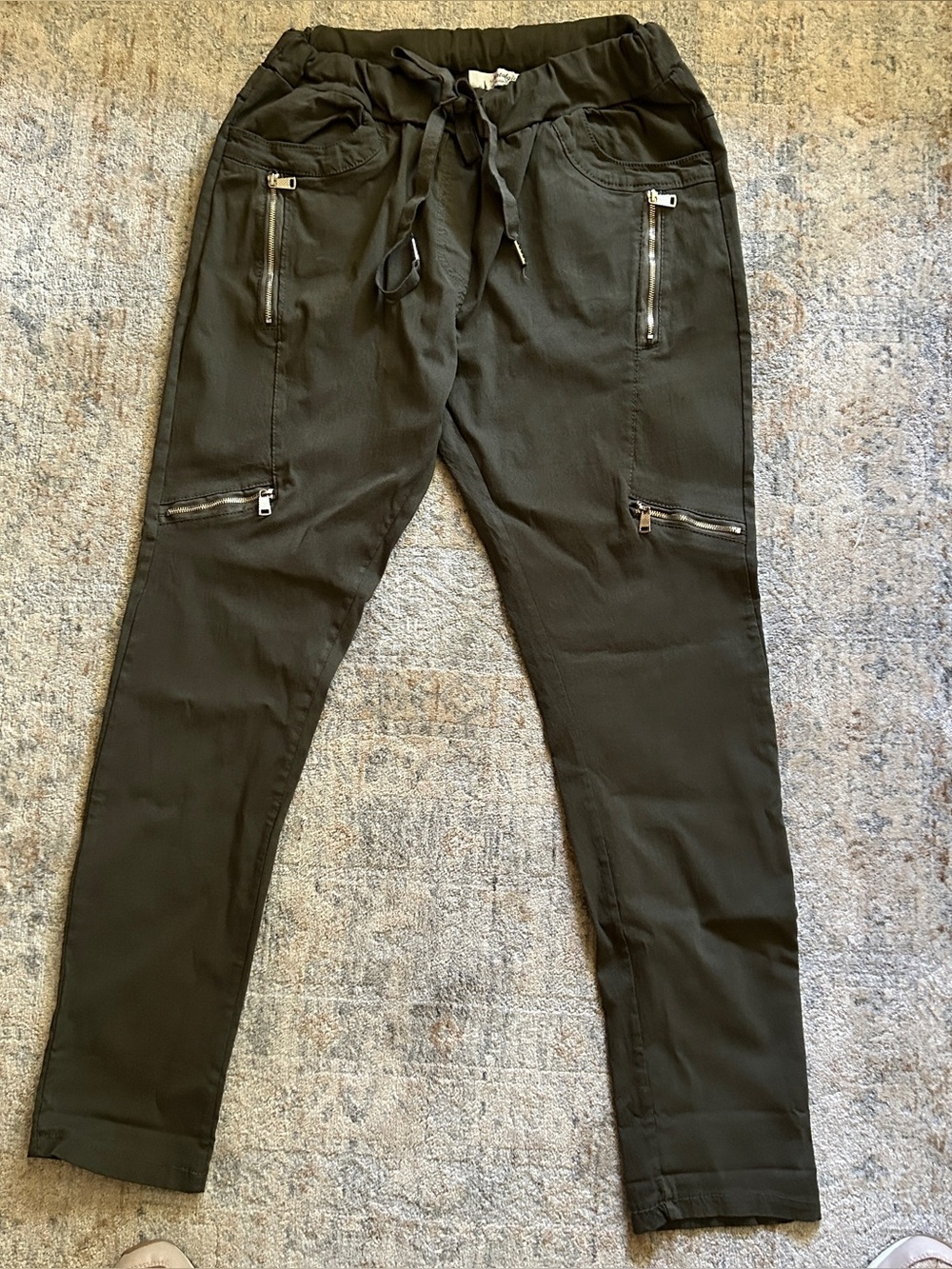 Nostalgia Olive Green Drawstring Joggers with Zippered Cargo Pockets